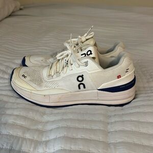 oncloud tennis shoes!